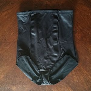 Miraclesuit shaper underware size xl